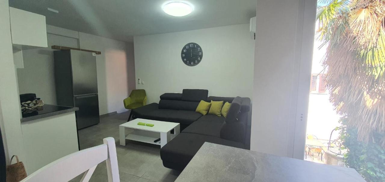 Modern Stairs Apartment Rovinj Exterior photo